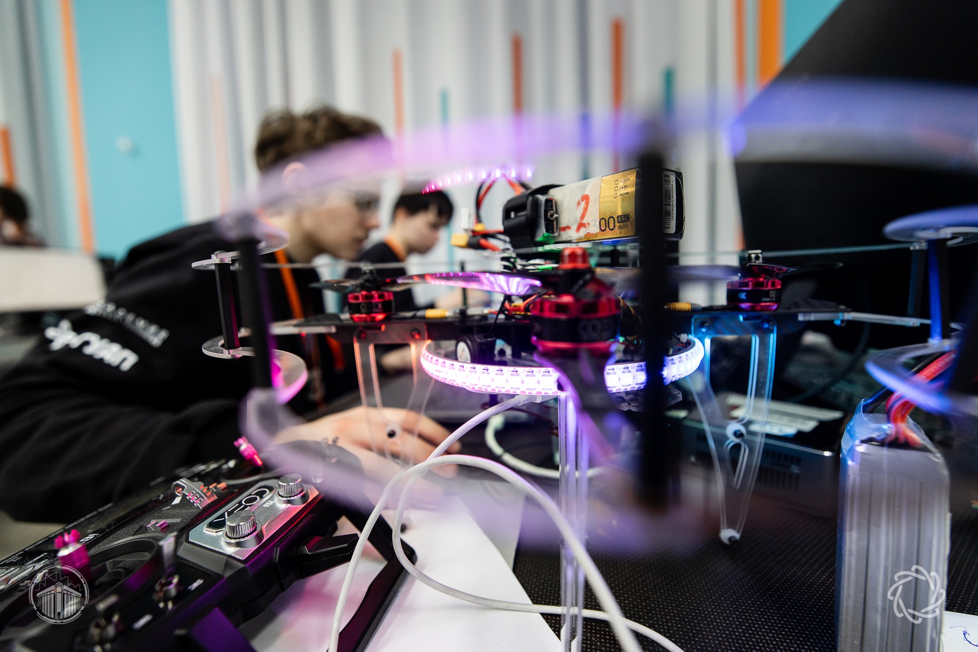 Роботы в полете: юные программисты дронов покоряют всероссийский финал НТО в Петербурге