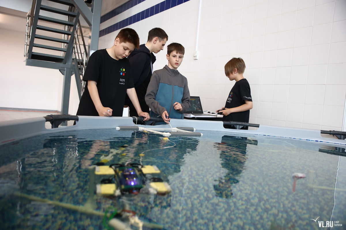 Участники из Приморья заняли первые места на соревнованиях по подводной робототехнике