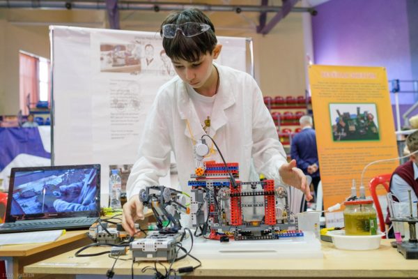 Конкурс технического творчества «Rukami» определит лучшие российские инженерные проекты среди школьн