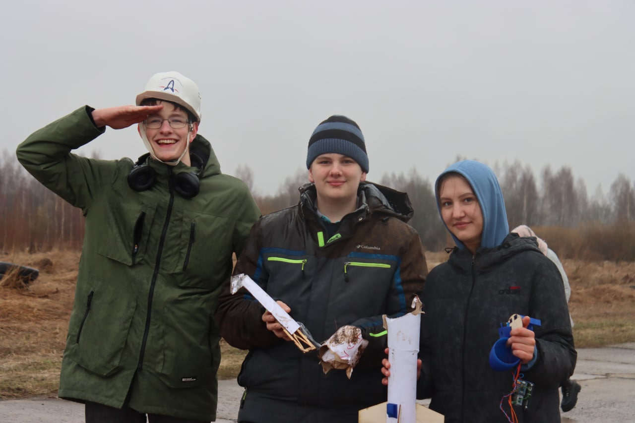 «Поехали!»: школьники запустили спутники из регионального центра Калуги