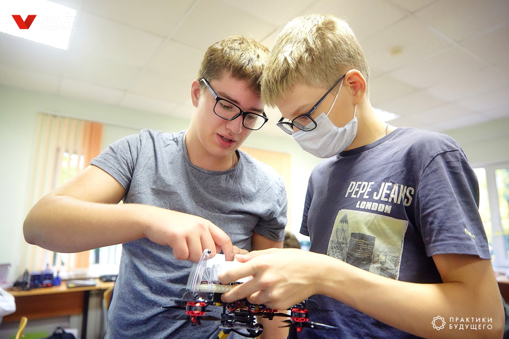 Как школьники улучшали дроны, выращивали бактерии и создавали помощников для разработчиков ИИ